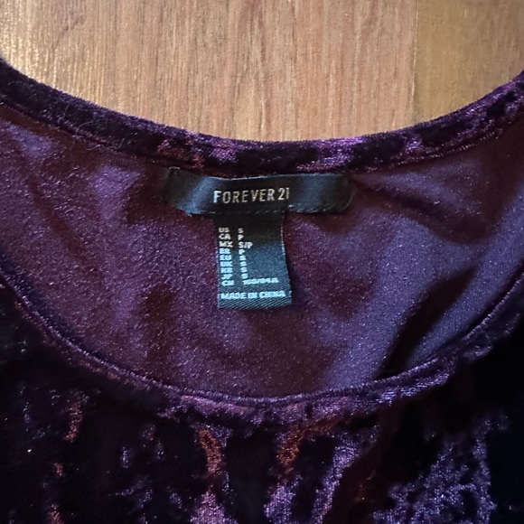 Burgundy Forever 21 long sleeved crushed velvet dress 👗 size small - Picture 5 of 5